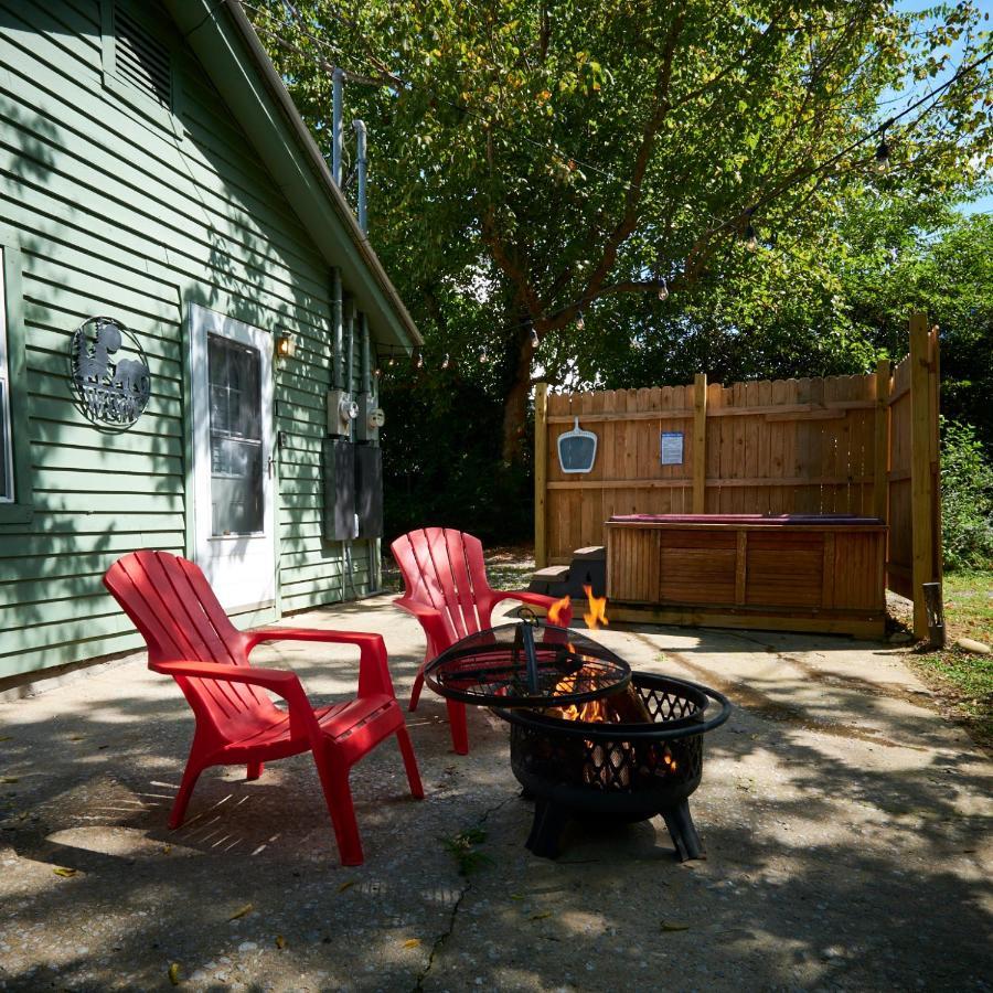 Steps From Downtown Pigeon Forge Parkway + Private Hottub And Firepit - Wifi - Firefly Bungalows 外观 照片